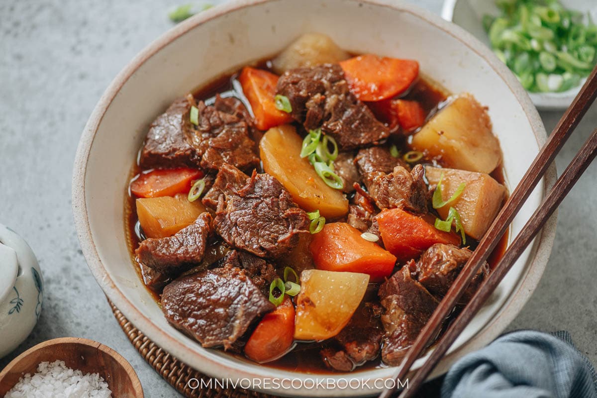 Chinese Beef Stew with Potatoes (土豆炖牛肉) by Omnivores Cookbook