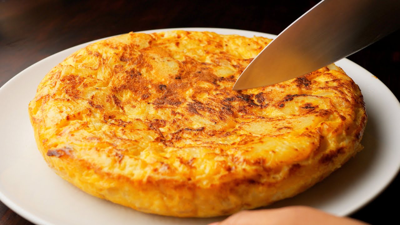 Classic Spanish Omelette (Tortilla de Patatas) by Spice Bangla