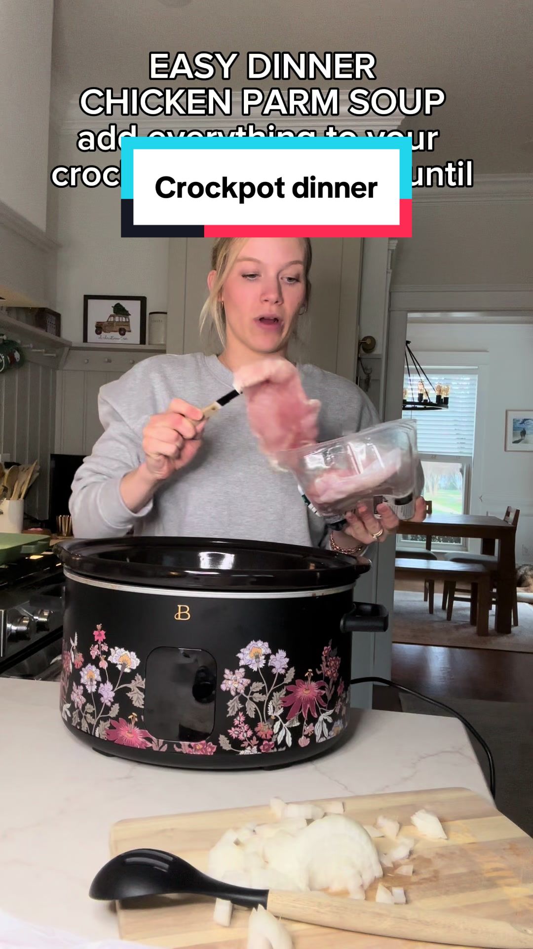 Easy Crock Pot Italian Chicken by Mealsandmunchies