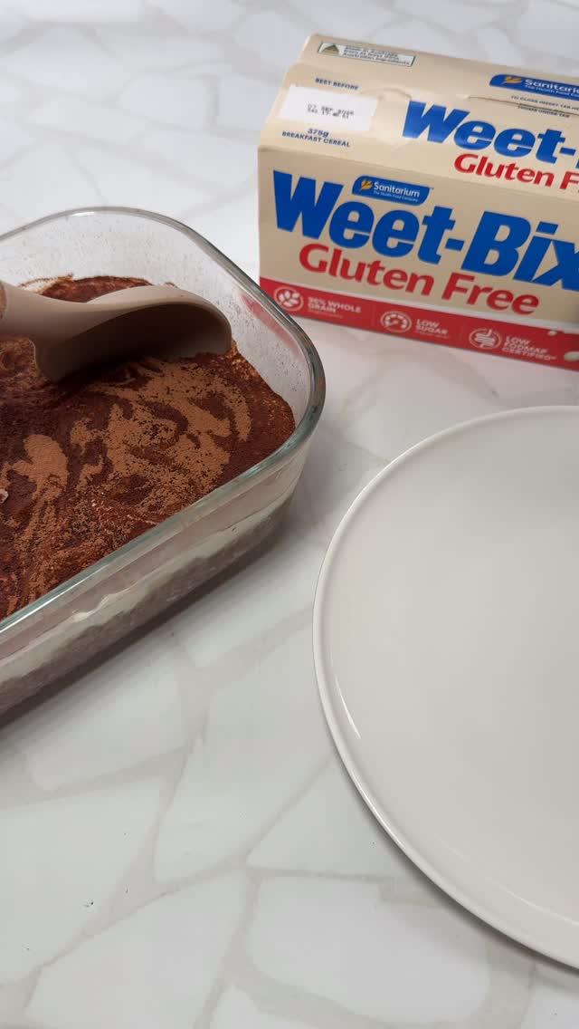 GF Overnight PB Banana Weet-Bix by Clean Kweens Dietitians