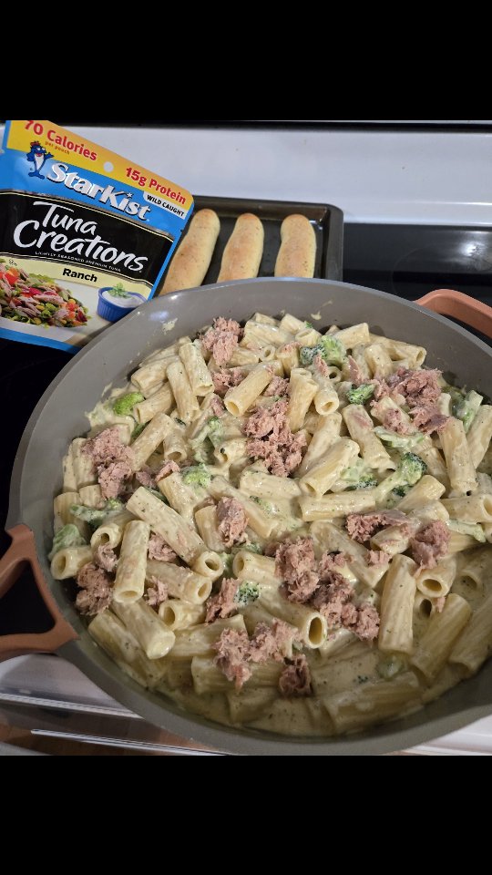 Tuna and Broccoli Alfredo by Bri Cooks