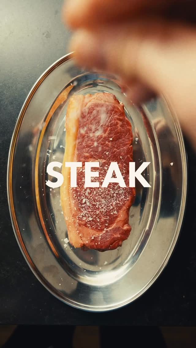 Beef Sirloin with Tomato Chili Crisp by Josekallioinen