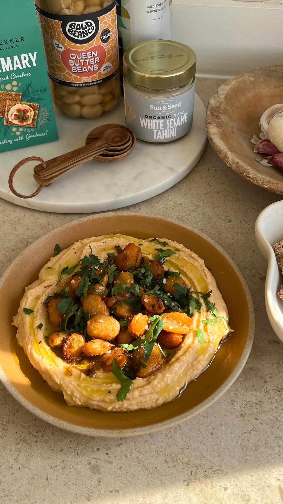 Creamy Butterbean Hummus with Crispy Topping by Welleasy
