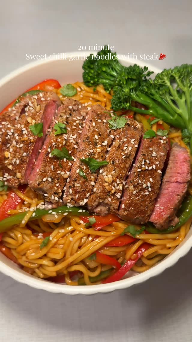 Sweet Chili Garlic Noodles with Steak by Foodbyfranchi