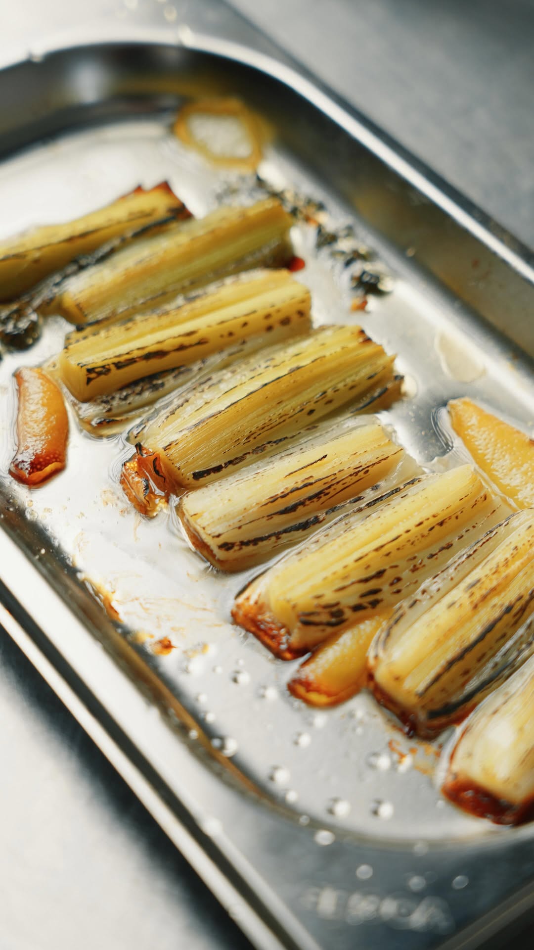 Slow-Roasted Thyme and Lemon Leeks by Chefnoorboereboom