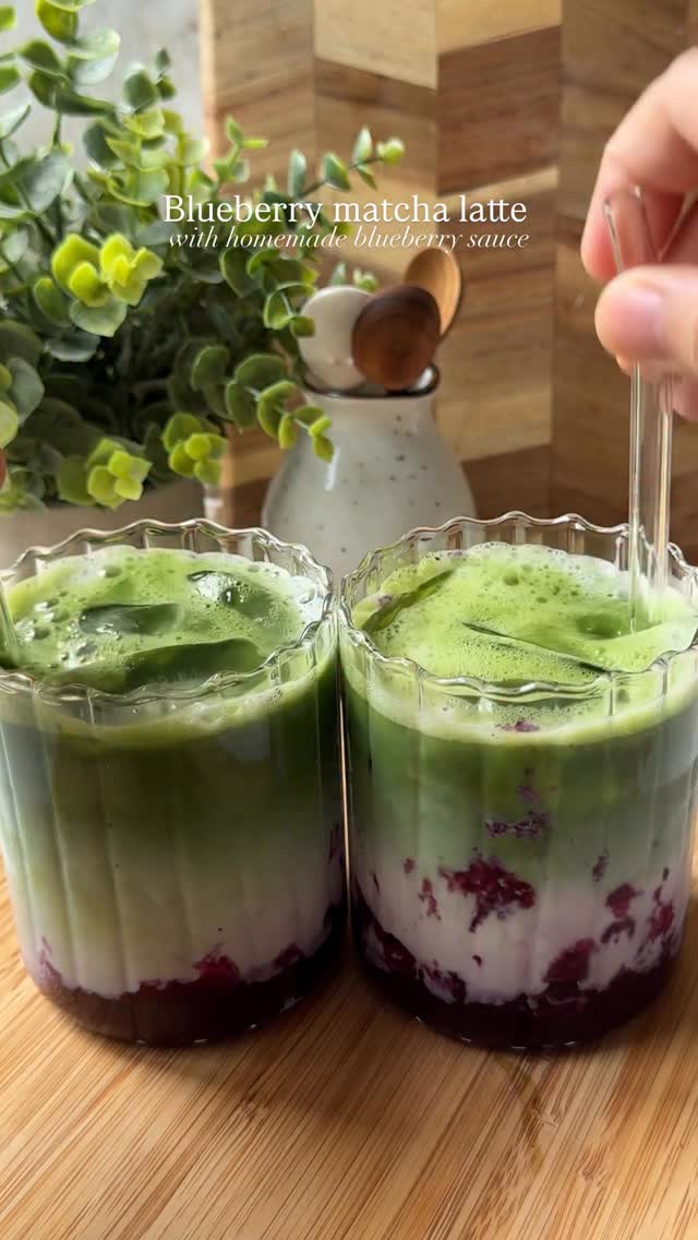 Blueberry Matcha Latte by Dieteticaesthetic