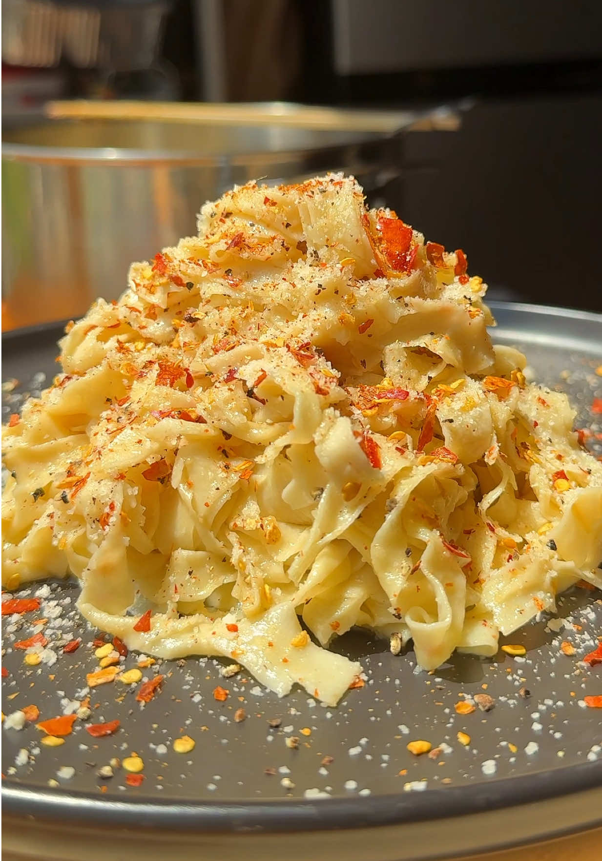 Simple Garlic Aglio E Olio by Andngaaaa