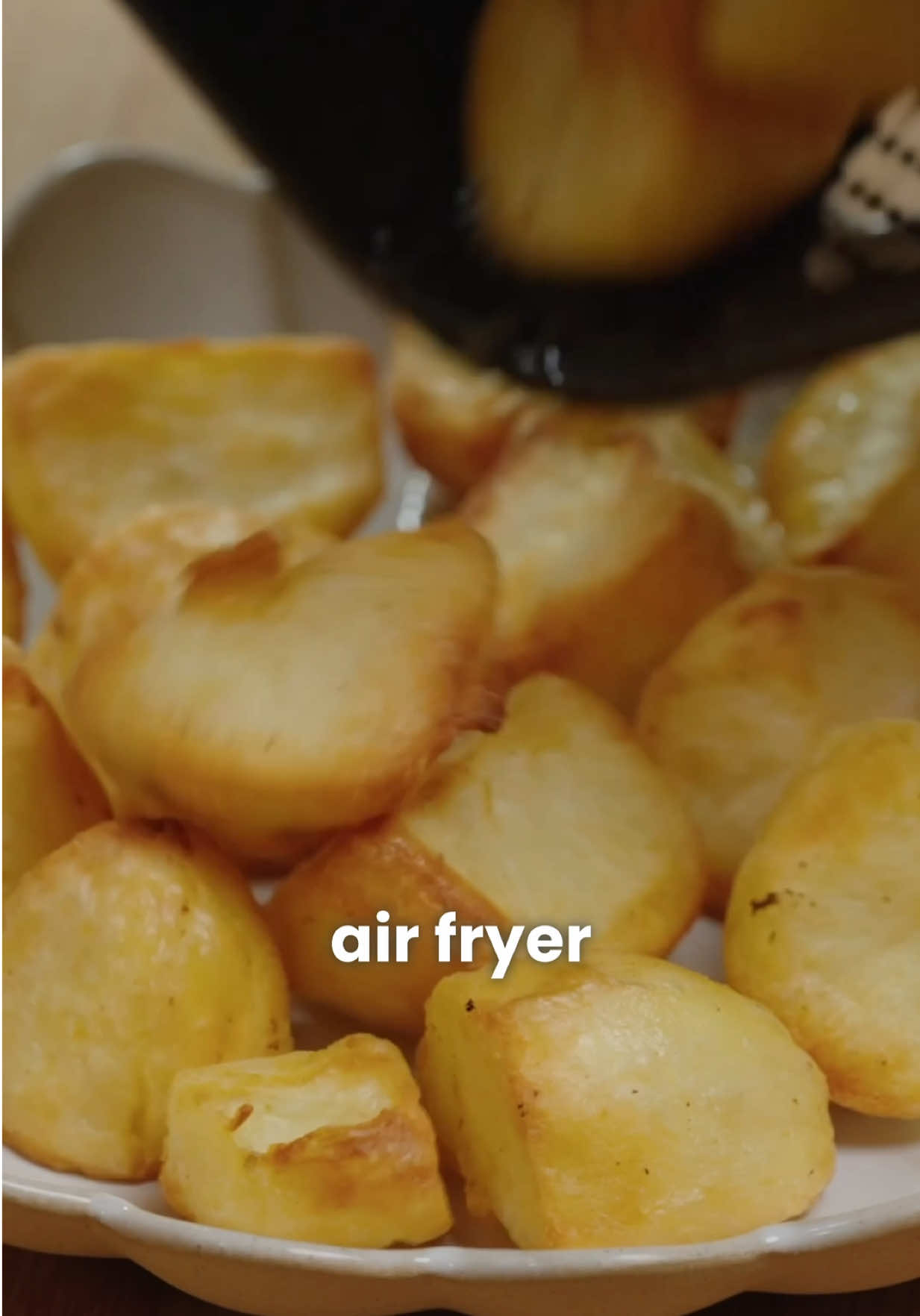 Crispy Air Fryer Roast Potatoes by Poppycooks