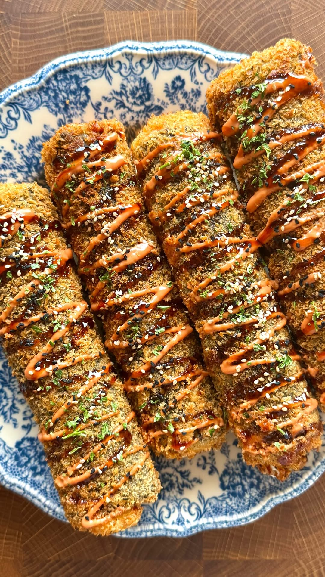 Crispy Panko-Fried Salmon Sushi Burrito by Delicatekiitchen