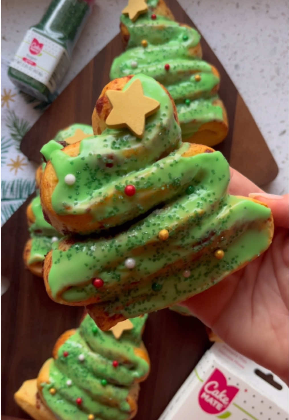Festive Christmas Tree Cinnamon Rolls by Madisoneats