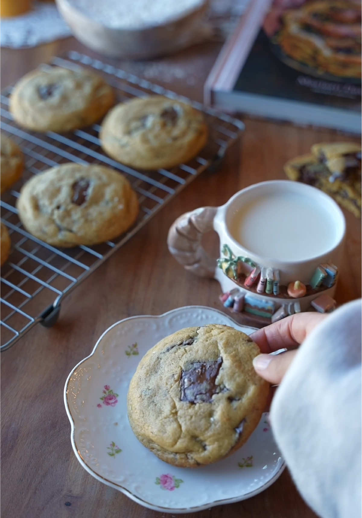 No-Chill Chocolate Chip Cookies by Mxriyum