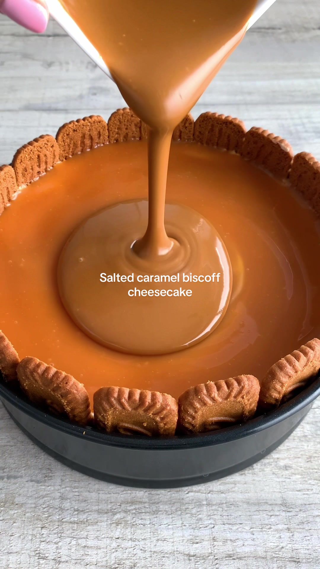 No-Bake Salted Caramel Biscoff Cheesecake by Fitwaffle