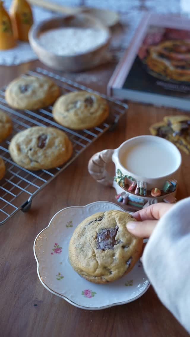 No-Chill Chocolate Chip Cookies by Mxriyum