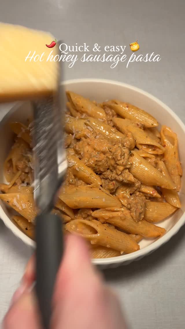 Hot Honey Sausage Pasta by Foodbyfranchi