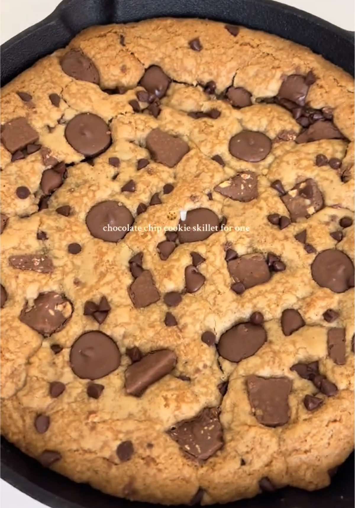 Chocolate Chip Cookie Skillet by Findswithlily