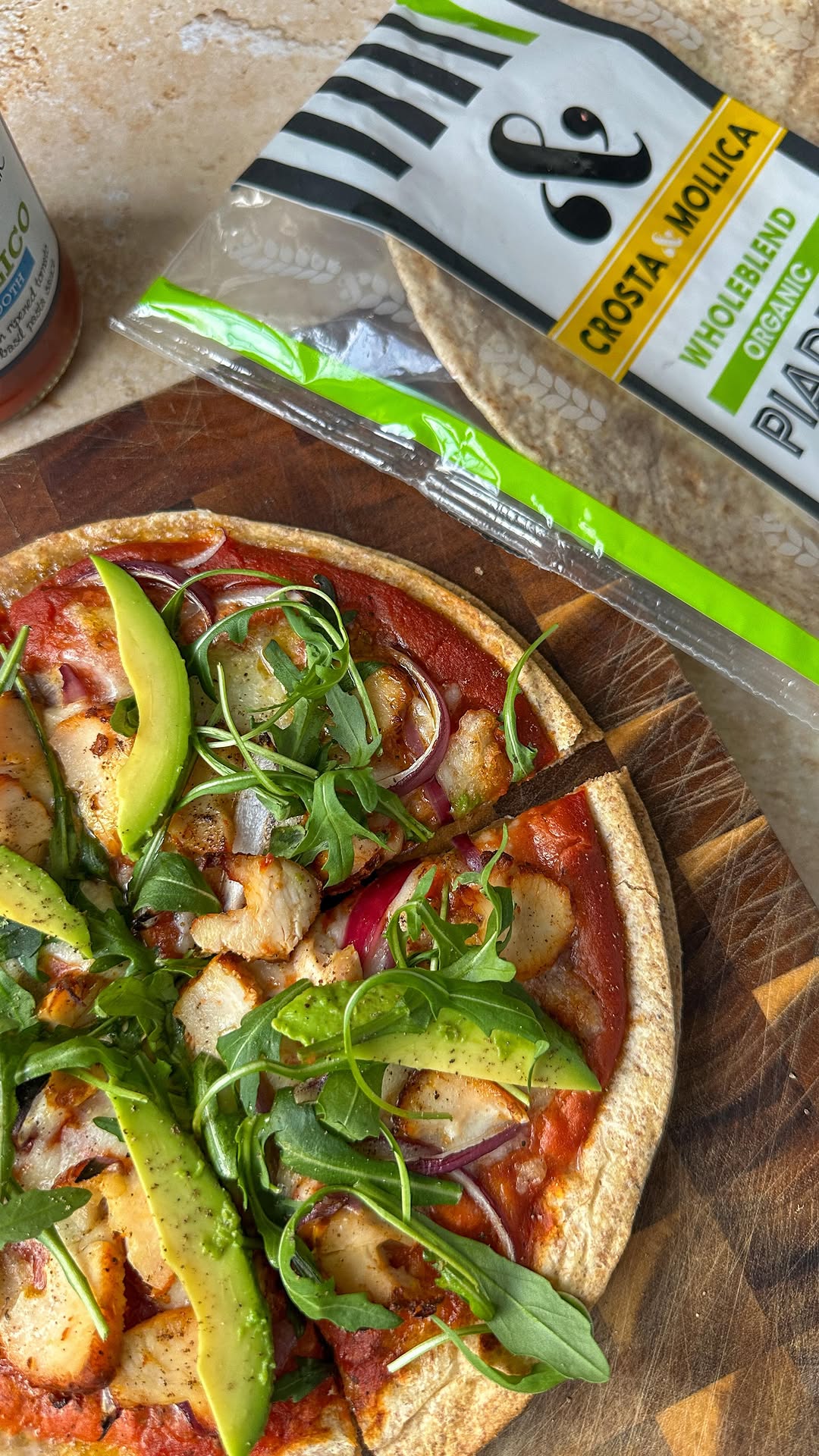 Whole Food Flatbread Pizza by Welleasy