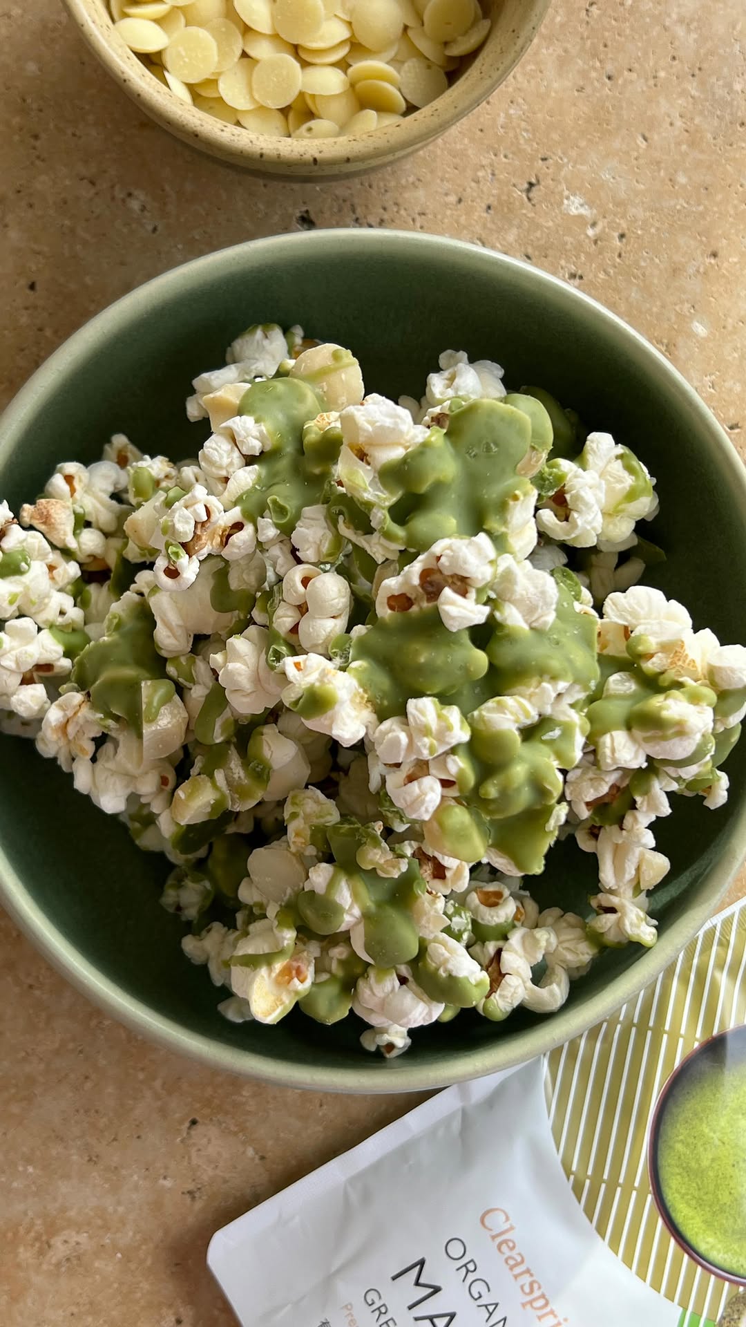 Salted Matcha Macadamia Popcorn Clusters by Welleasy
