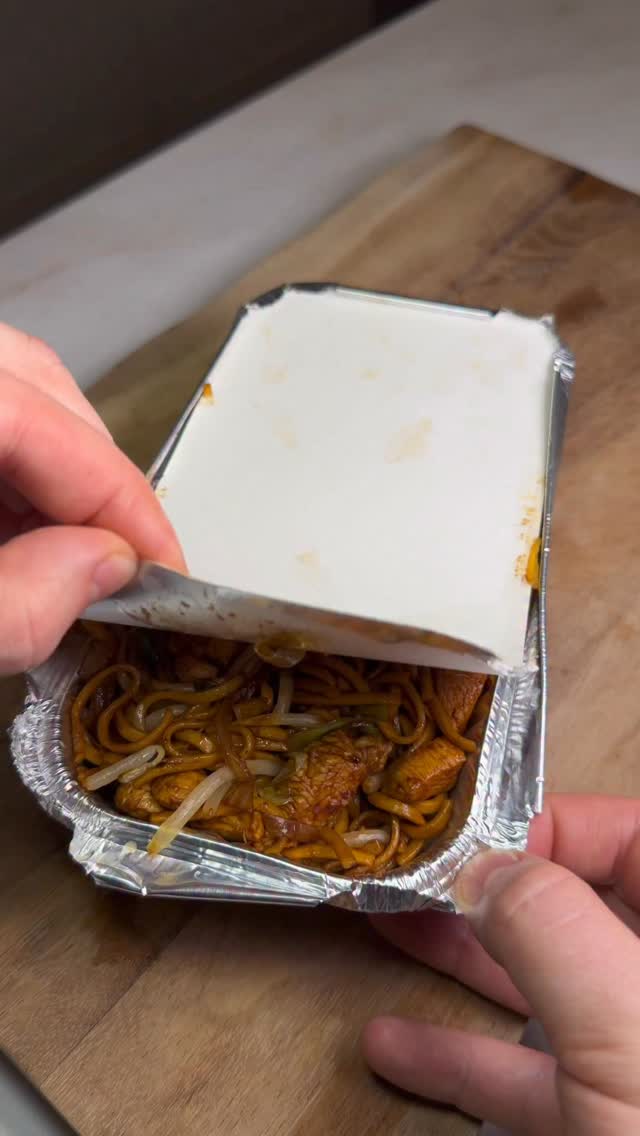 Low-Calorie Chicken Chow Mein by Takingmeals