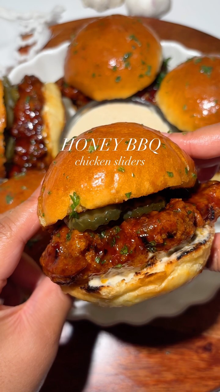 Honey BBQ Fried Chicken Sliders by Thesapor