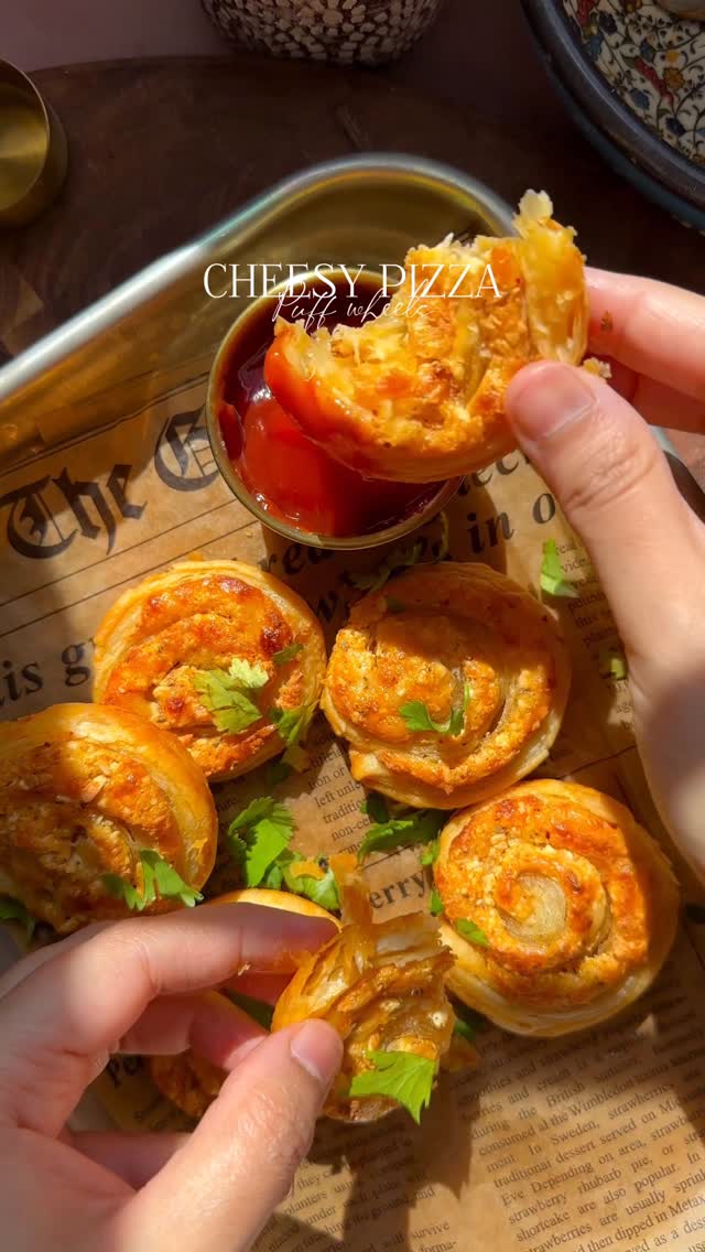 Cheesy Pizza Pinwheels by Mygourmetstory