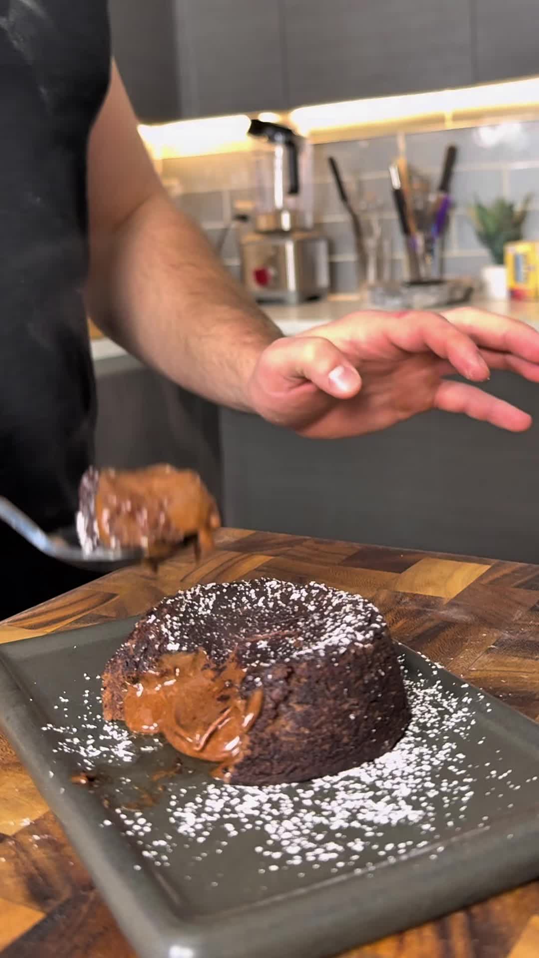 Classic Molten Lava Cakes by Ajdediego