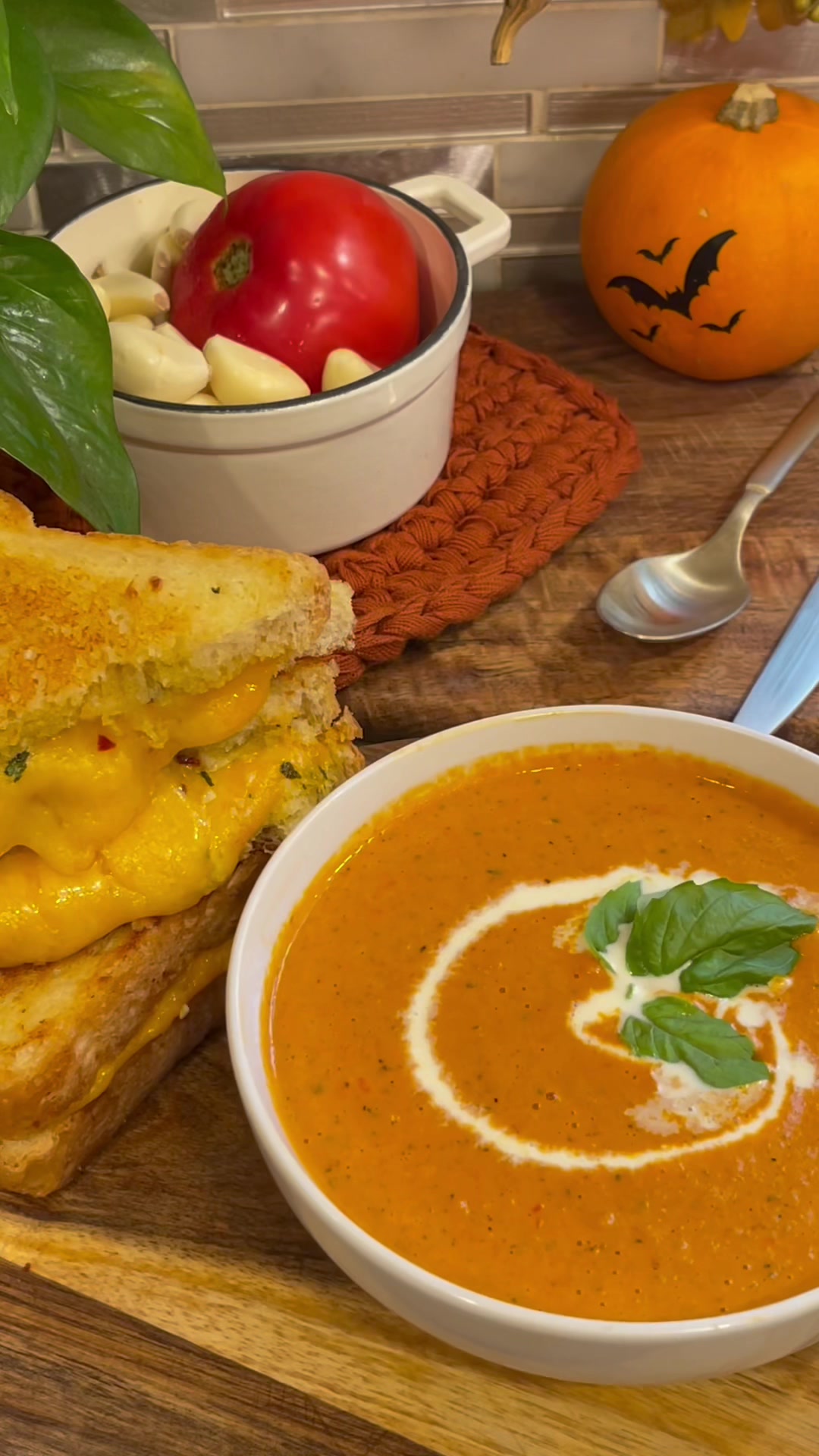 The BEST Tomato Soup by Mxriyum