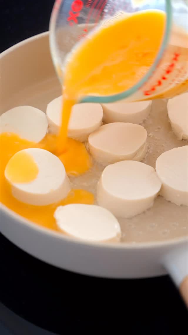 Simple Silken Tofu, Egg, and Prawns by Guytruong