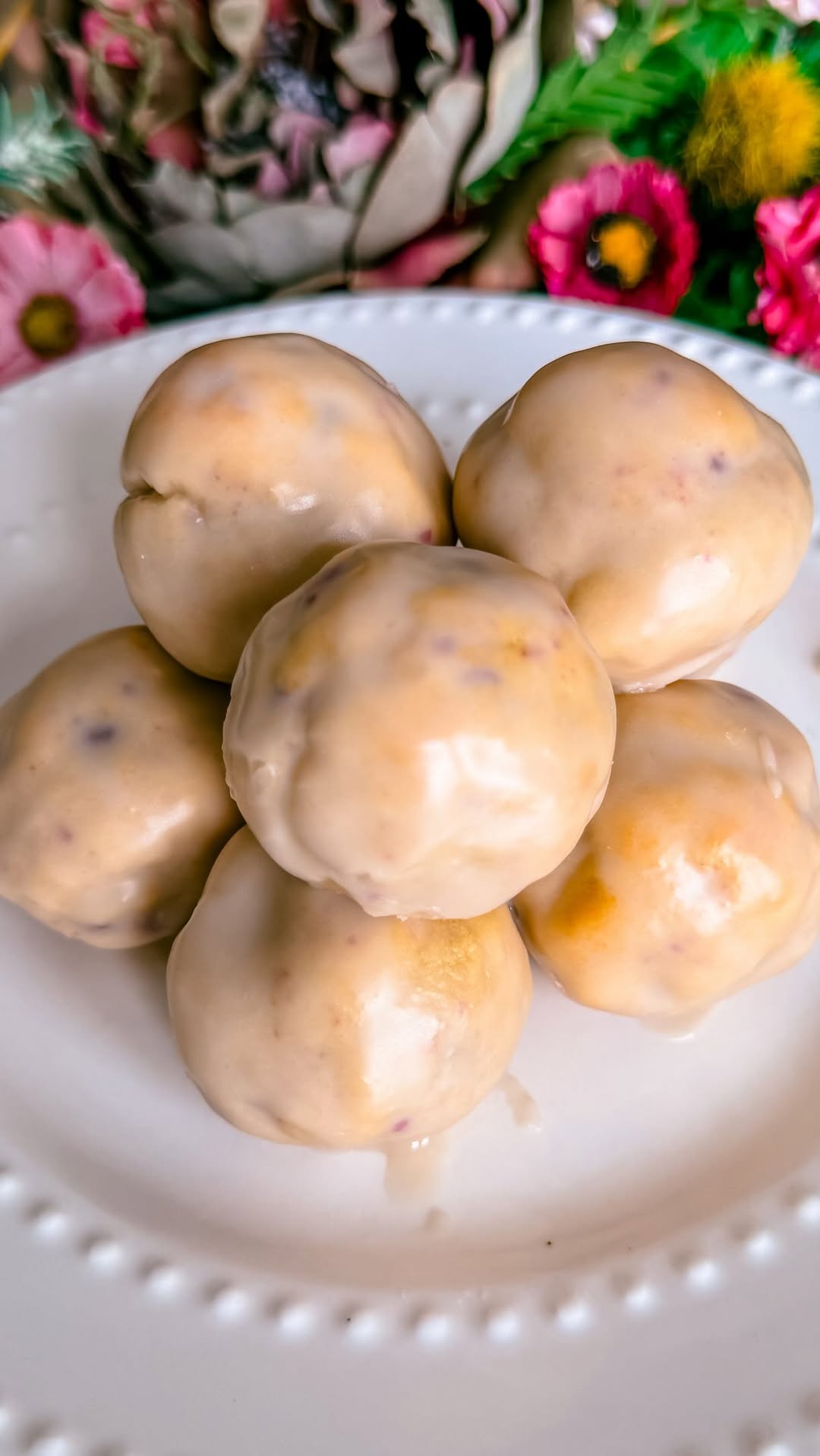 Paleo Raspberry Donut Holes by Hopeandhummus
