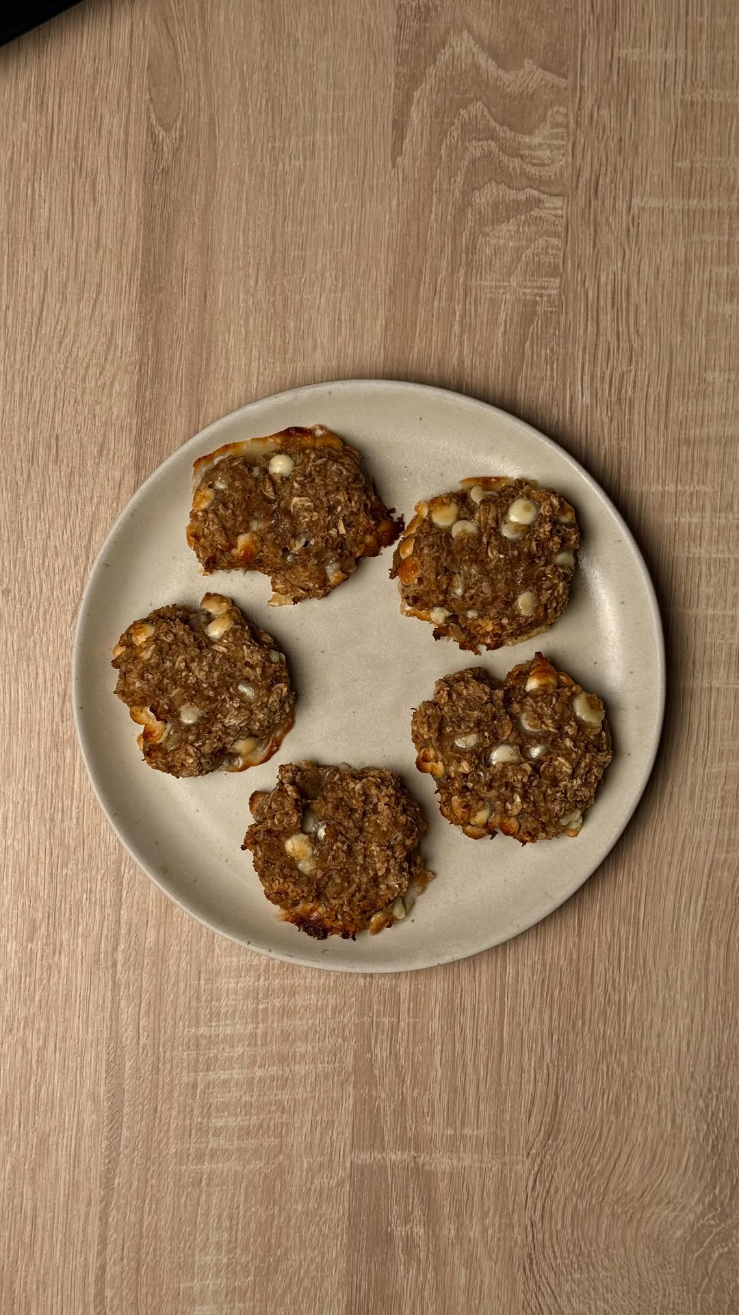 Oatmeal Banana Cookies with White Chocolate by Tanerxaydin