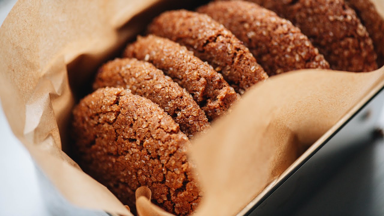 Sichuan Peppercorn Gingersnap Cookies by Omnivores Cookbook